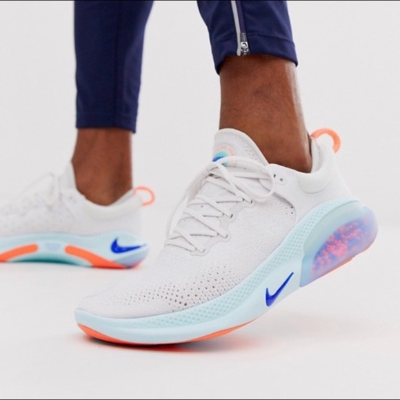 nike joyride run flyknit on feet